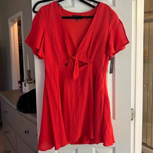 Lulus short red dress with tie cut out - Picture 1 of 4